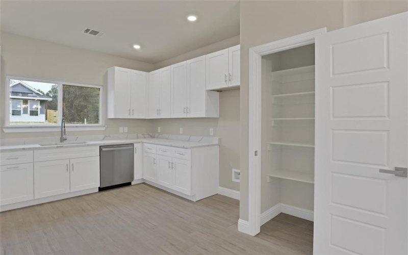 5618 Barkridge Drive, Granbury, TX 76048, 3 Bedrooms Bedrooms, ,2 BathroomsBathrooms,Residential,For Sale,5618 Barkridge Drive,0,21156137