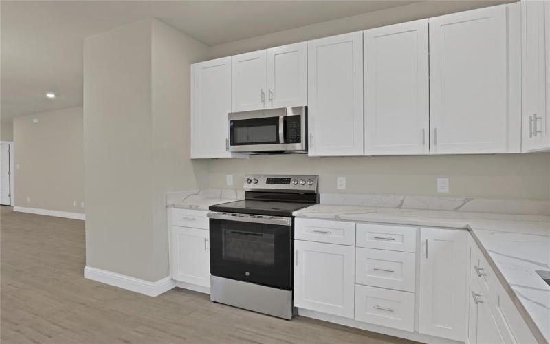 5618 Barkridge Drive, Granbury, TX 76048, 3 Bedrooms Bedrooms, ,2 BathroomsBathrooms,Residential,For Sale,5618 Barkridge Drive,0,21156137