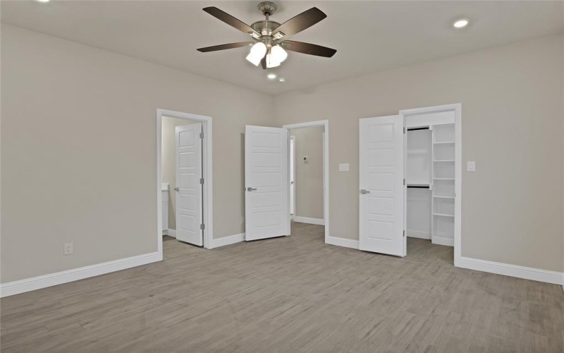 5618 Barkridge Drive, Granbury, TX 76048, 3 Bedrooms Bedrooms, ,2 BathroomsBathrooms,Residential,For Sale,5618 Barkridge Drive,0,21156137