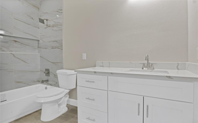 5618 Barkridge Drive, Granbury, TX 76048, 3 Bedrooms Bedrooms, ,2 BathroomsBathrooms,Residential,For Sale,5618 Barkridge Drive,0,21156137