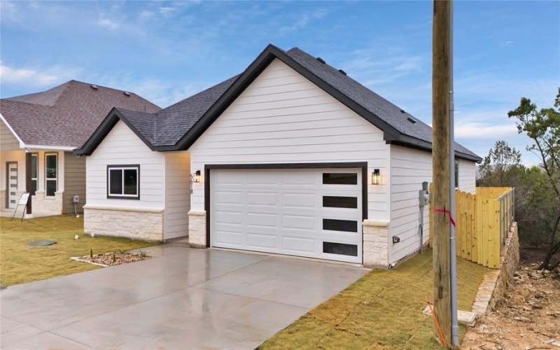 5618 Barkridge Drive, Granbury, TX 76048, 3 Bedrooms Bedrooms, ,2 BathroomsBathrooms,Residential,For Sale,5618 Barkridge Drive,0,21156137