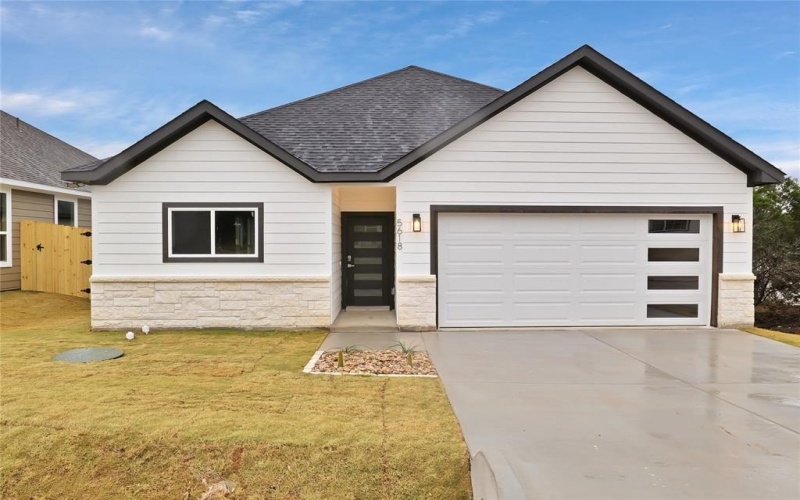 5618 Barkridge Drive, Granbury, TX 76048, 3 Bedrooms Bedrooms, ,2 BathroomsBathrooms,Residential,For Sale,5618 Barkridge Drive,0,21156137