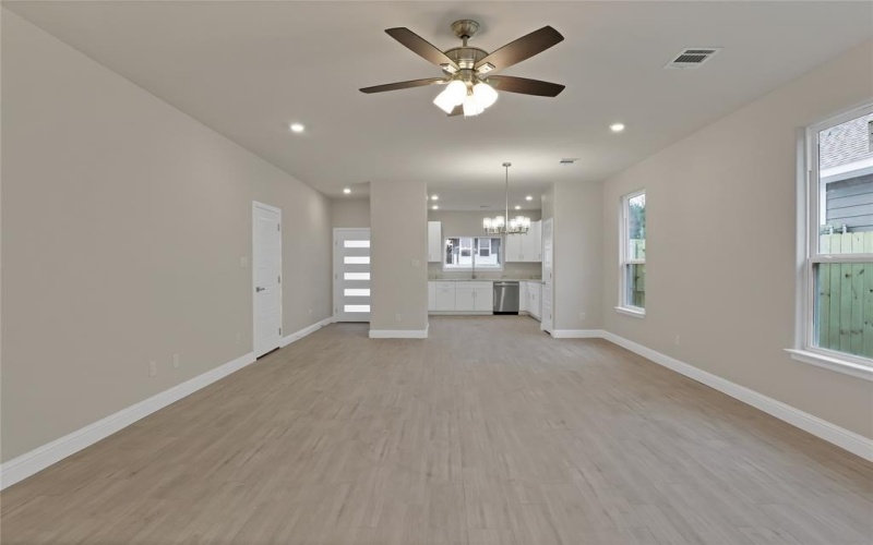 5618 Barkridge Drive, Granbury, TX 76048, 3 Bedrooms Bedrooms, ,2 BathroomsBathrooms,Residential,For Sale,5618 Barkridge Drive,0,21156137