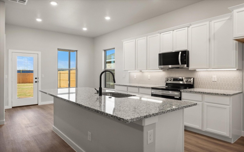 7029 8th Street, Lubbock, TX 79416, 3 Habitaciones Habitaciones , ,2 BañosBaños,Residential,En Venta,7029 8th Street,202553321