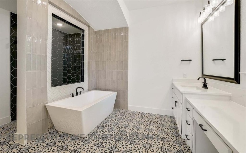 823 Montrose Drive, Rockwall, TX 75087, 5 Bedrooms Bedrooms, ,6 BathroomsBathrooms,Residential,For Sale,823 Montrose Drive,0,21156235