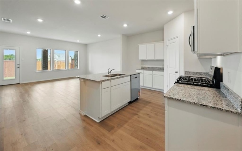 3908 Limestone Bluff Drive, Celina, TX 75009, 4 Habitaciones Habitaciones , ,3 BañosBaños,Residential,En Venta,3908 Limestone Bluff Drive,0,21156275