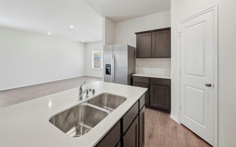 4100 Limestone Bluff Drive, Celina, TX 75009, 4 Habitaciones Habitaciones , ,2 BañosBaños,Residential,En Venta,4100 Limestone Bluff Drive,0,21156286