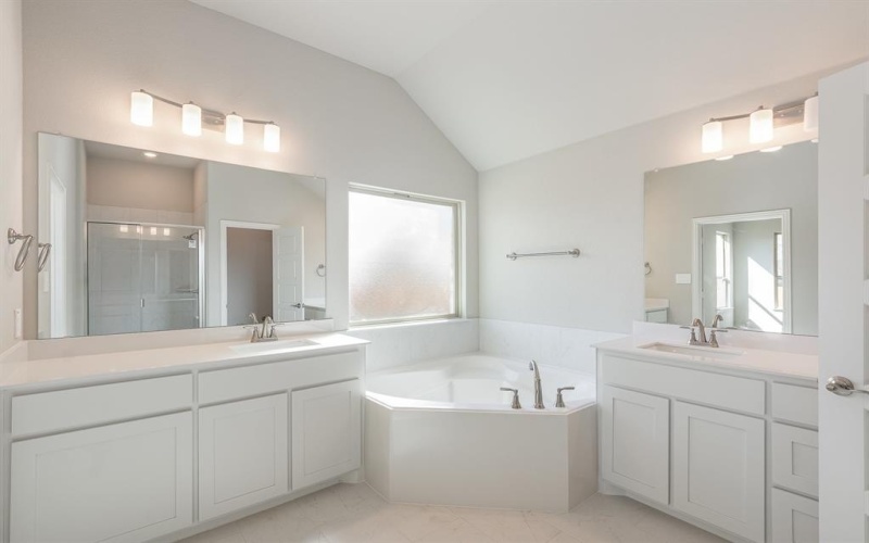 620 Alaina Drive, DeSoto, TX 75115, 4 Habitaciones Habitaciones , ,2 BañosBaños,Residential,En Venta,620 Alaina Drive,0,21156305