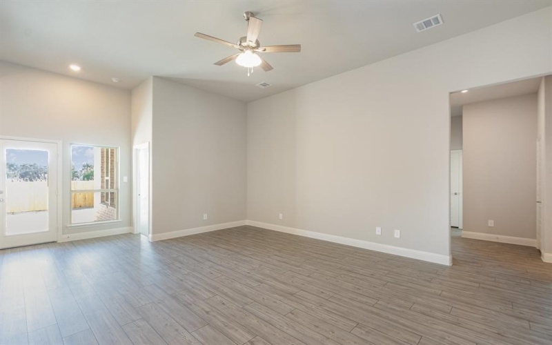 620 Alaina Drive, DeSoto, TX 75115, 4 Habitaciones Habitaciones , ,2 BañosBaños,Residential,En Venta,620 Alaina Drive,0,21156305