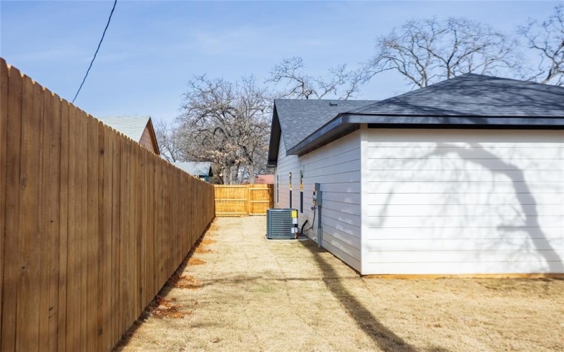 5556 Wainwright Drive, Fort Worth, TX 76112, 3 Bedrooms Bedrooms, ,2 BathroomsBathrooms,Residential,For Sale,5556 Wainwright Drive,0,21156352