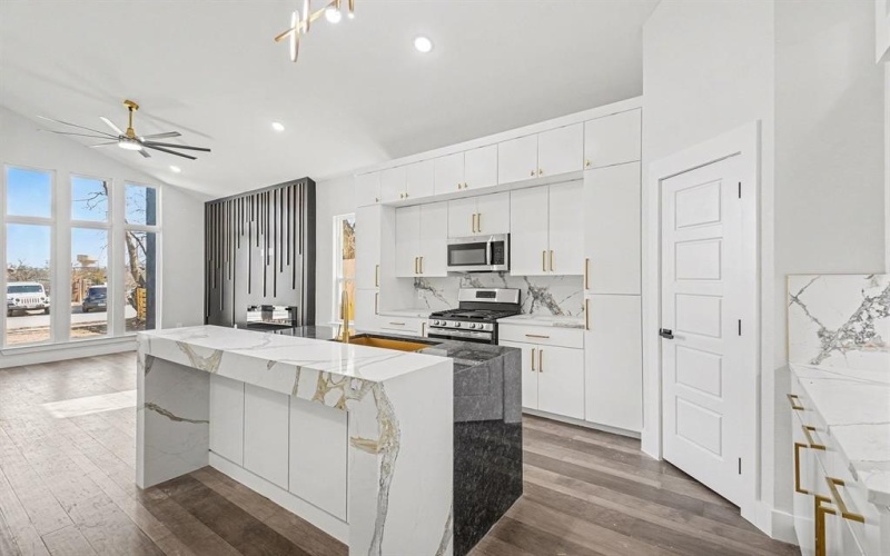 2641 Alabama Avenue, Dallas, TX 75216, 4 Bedrooms Bedrooms, ,3 BathroomsBathrooms,Residential,For Sale,2641 Alabama Avenue,0,21156403