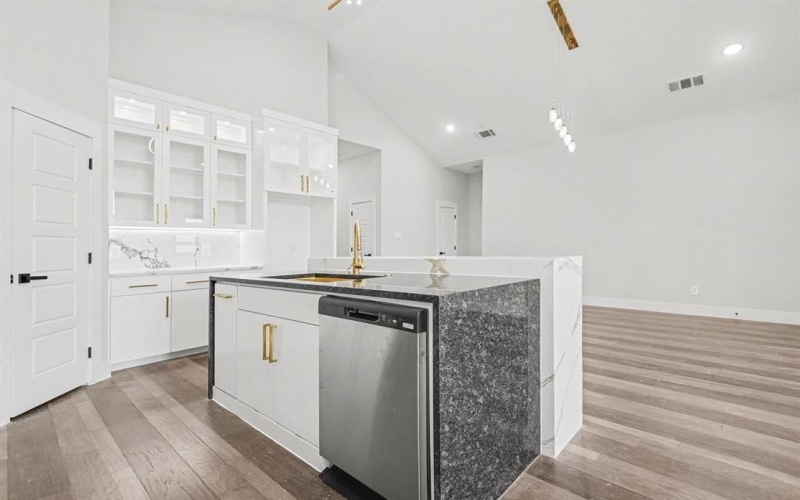 2641 Alabama Avenue, Dallas, TX 75216, 4 Bedrooms Bedrooms, ,3 BathroomsBathrooms,Residential,For Sale,2641 Alabama Avenue,0,21156403