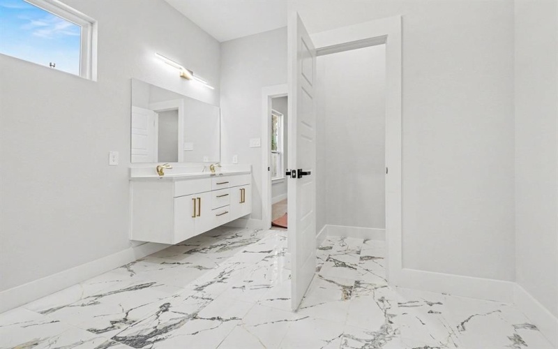 2641 Alabama Avenue, Dallas, TX 75216, 4 Bedrooms Bedrooms, ,3 BathroomsBathrooms,Residential,For Sale,2641 Alabama Avenue,0,21156403