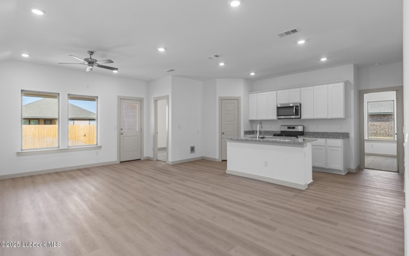 7728 93rd Street, Lubbock, TX 79424, 3 Bedrooms Bedrooms, ,2 BathroomsBathrooms,Residential,For Sale,7728 93rd Street,202553738