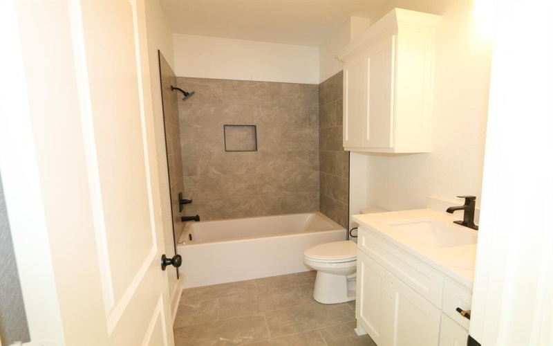 16525 Hailey Court, Tyler, TX 75703, 4 Habitaciones Habitaciones , ,3 BañosBaños,Residential,En Venta,16525 Hailey Court,0,21156637