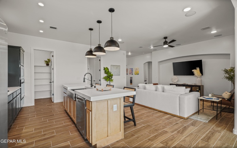 7297 Cimarron Gap Drive, El Paso, TX 79911, 4 Habitaciones Habitaciones , ,2 BañosBaños,Residential,En Venta,7297 Cimarron Gap Drive,0,936679