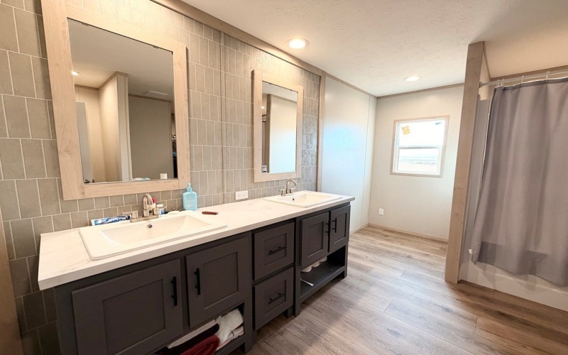 381 N Private Road 243-P, Seminole, TX 79360, 4 Bedrooms Bedrooms, ,3 BathroomsBathrooms,Residential,For Sale,381 N Private Road 243-P,0,165709