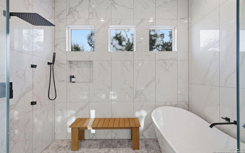 220 Sendera, Canyon Lake, TX 78133, 4 Bedrooms Bedrooms, ,5 BathroomsBathrooms,Residential,For Sale,220 Sendera,0,1932959