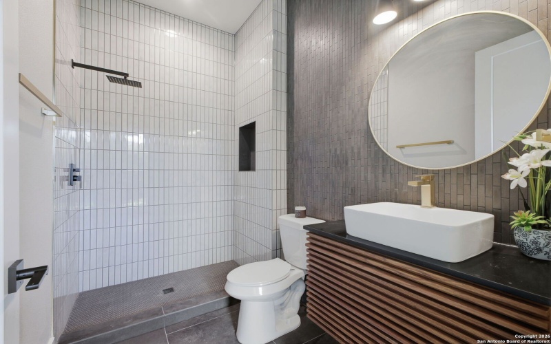 220 Sendera, Canyon Lake, TX 78133, 4 Bedrooms Bedrooms, ,5 BathroomsBathrooms,Residential,For Sale,220 Sendera,0,1932959