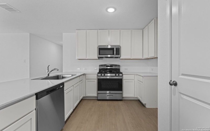 129 Alameda Dr, Fredericksburg, TX 78624, 4 Bedrooms Bedrooms, ,2 BathroomsBathrooms,Residential,For Sale,129 Alameda Dr,0,1934678