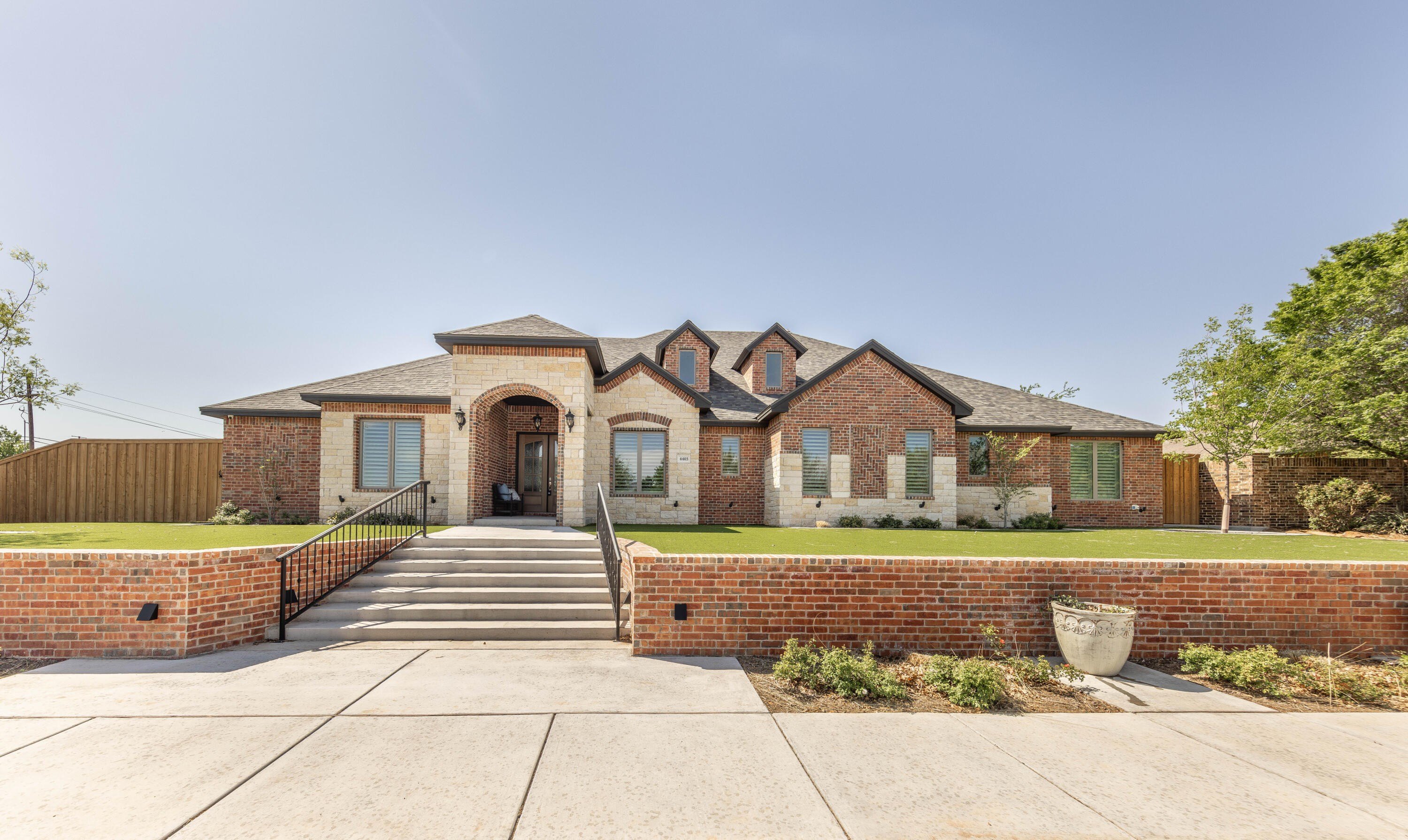 4403 103rd Street, Lubbock, TX 79424, 4 Habitaciones Habitaciones , ,5 BañosBaños,Residential,En Venta,4403 103rd Street,202553341