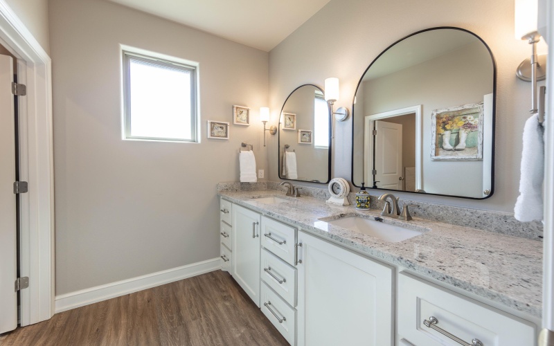4403 103rd Street, Lubbock, TX 79424, 4 Habitaciones Habitaciones , ,5 BañosBaños,Residential,En Venta,4403 103rd Street,202553341