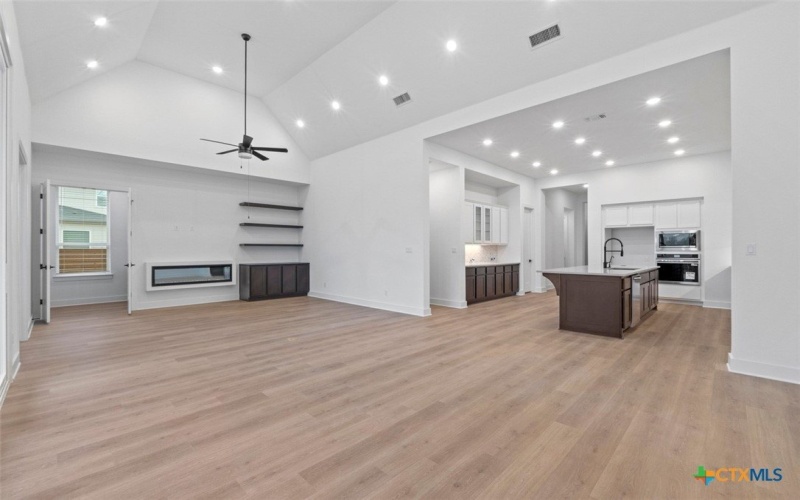 2013 Tobiano Trace, Georgetown, TX 78633, 4 Bedrooms Bedrooms, ,5 BathroomsBathrooms,Residential,For Sale,2013 Tobiano Trace,0,602151