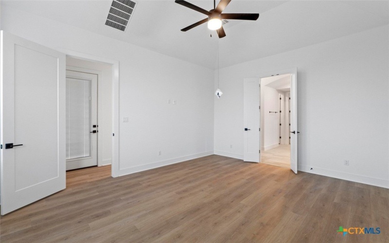 2013 Tobiano Trace, Georgetown, TX 78633, 4 Bedrooms Bedrooms, ,5 BathroomsBathrooms,Residential,For Sale,2013 Tobiano Trace,0,602151