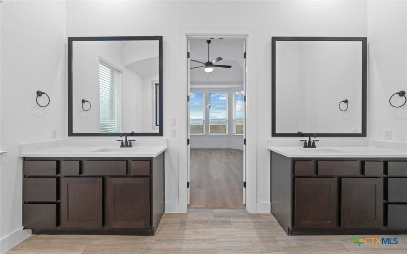 2013 Tobiano Trace, Georgetown, TX 78633, 4 Bedrooms Bedrooms, ,5 BathroomsBathrooms,Residential,For Sale,2013 Tobiano Trace,0,602151