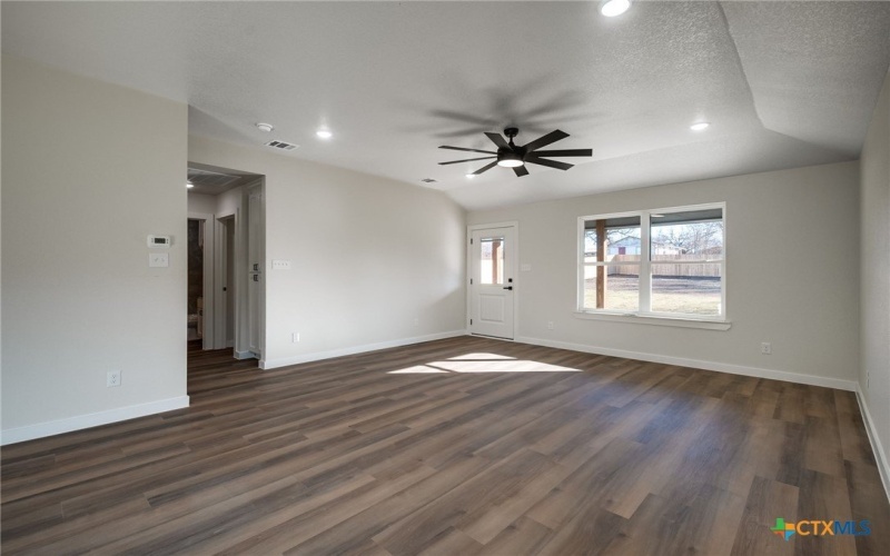 1208 Mills Street, Gatesville, TX 76528, 3 Habitaciones Habitaciones , ,2 BañosBaños,Residential,En Venta,1208 Mills Street,0,602201