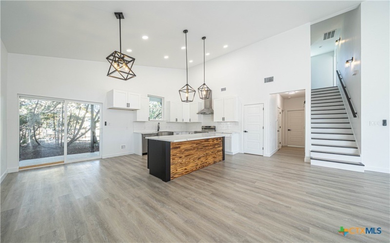 4 Huisache Lane, Wimberley, TX 78676, 3 Habitaciones Habitaciones , ,2 BañosBaños,Residential,En Venta,4 Huisache Lane,0,602203