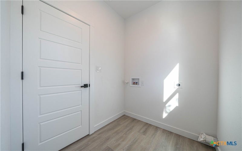 4 Huisache Lane, Wimberley, TX 78676, 3 Habitaciones Habitaciones , ,2 BañosBaños,Residential,En Venta,4 Huisache Lane,0,602203