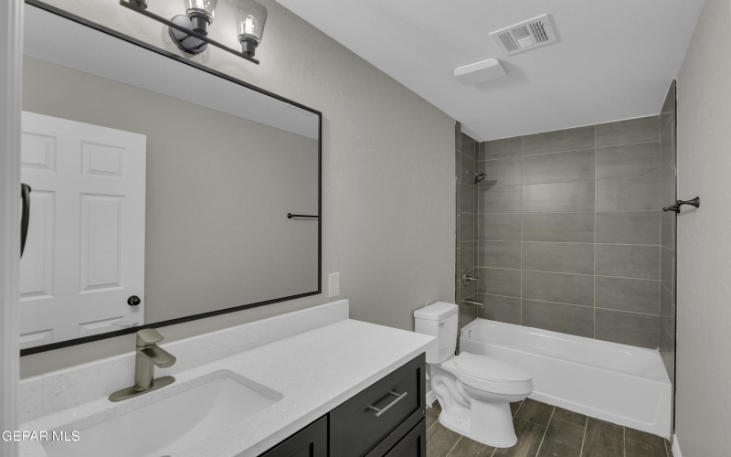 13320 GUITAR Drive, San Elizario, TX 79849, 5 Habitaciones Habitaciones , ,3 BañosBaños,Residential,En Venta,13320 GUITAR Drive,0,936721