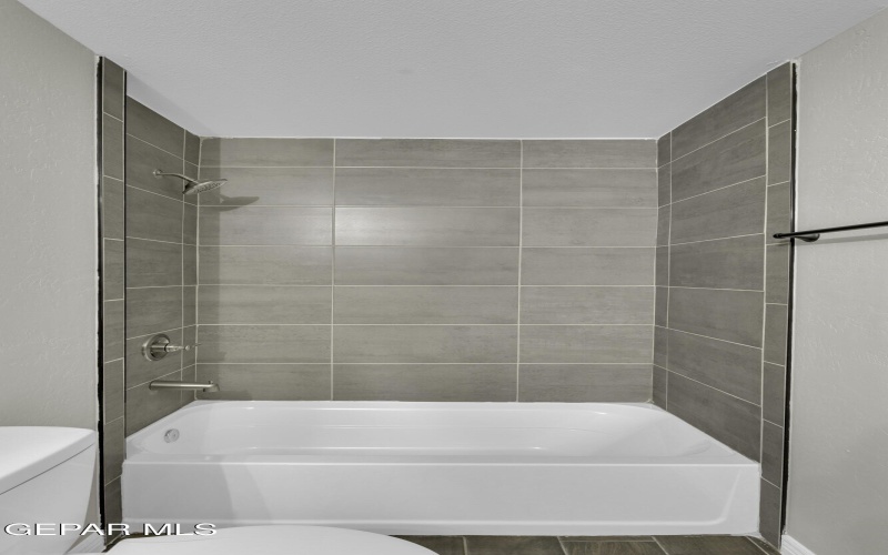 13320 GUITAR Drive, San Elizario, TX 79849, 5 Habitaciones Habitaciones , ,3 BañosBaños,Residential,En Venta,13320 GUITAR Drive,0,936721