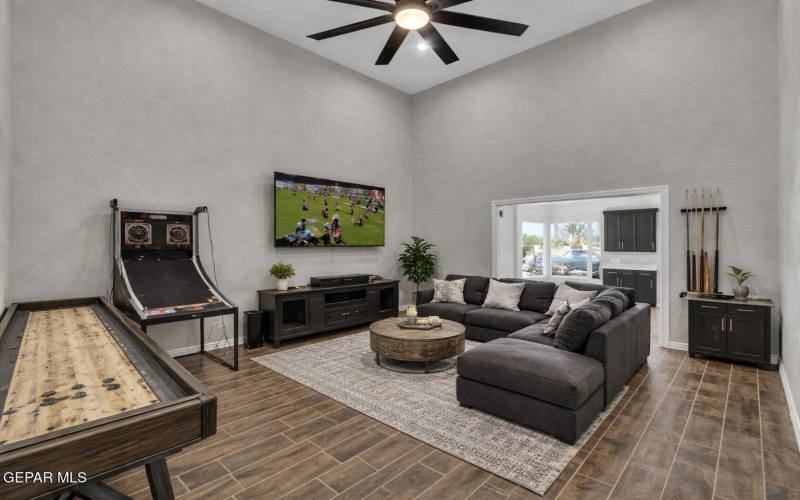 13320 GUITAR Drive, San Elizario, TX 79849, 5 Habitaciones Habitaciones , ,3 BañosBaños,Residential,En Venta,13320 GUITAR Drive,0,936721