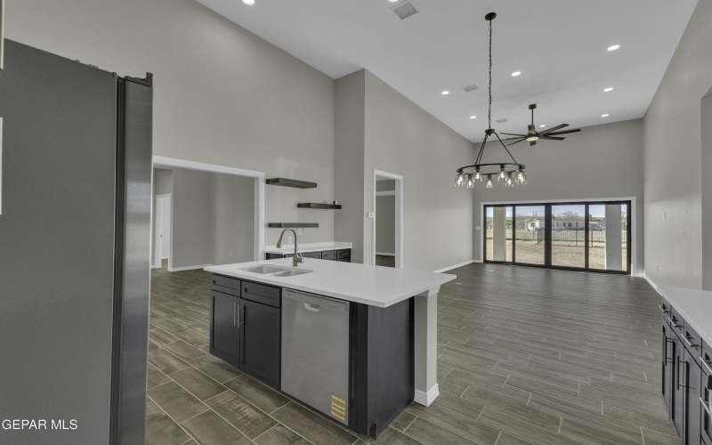 13320 GUITAR Drive, San Elizario, TX 79849, 5 Habitaciones Habitaciones , ,3 BañosBaños,Residential,En Venta,13320 GUITAR Drive,0,936721