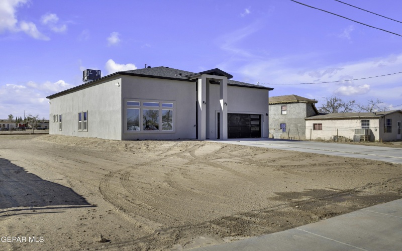 13320 GUITAR Drive, San Elizario, TX 79849, 5 Habitaciones Habitaciones , ,3 BañosBaños,Residential,En Venta,13320 GUITAR Drive,0,936721