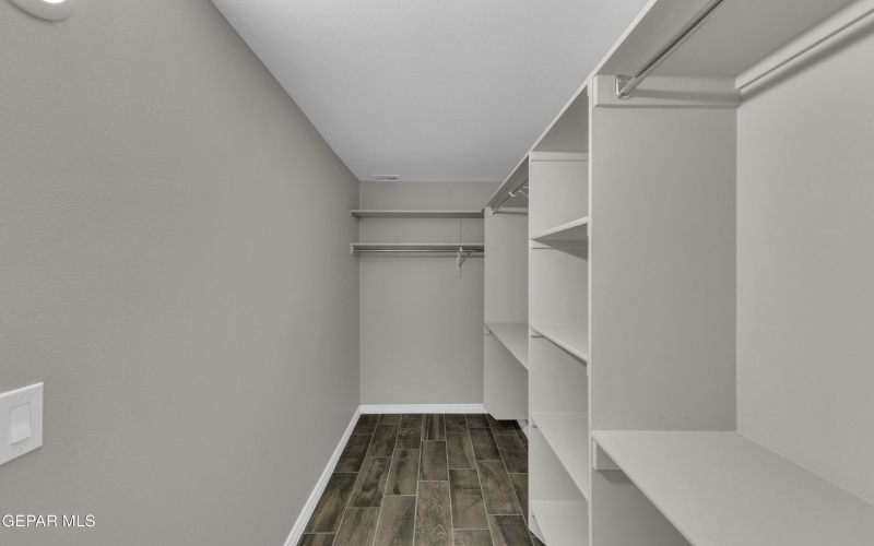 13320 GUITAR Drive, San Elizario, TX 79849, 5 Habitaciones Habitaciones , ,3 BañosBaños,Residential,En Venta,13320 GUITAR Drive,0,936721