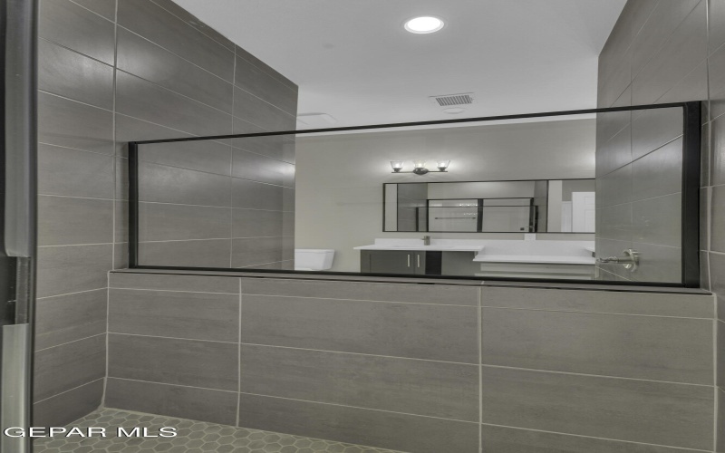 13320 GUITAR Drive, San Elizario, TX 79849, 5 Habitaciones Habitaciones , ,3 BañosBaños,Residential,En Venta,13320 GUITAR Drive,0,936721