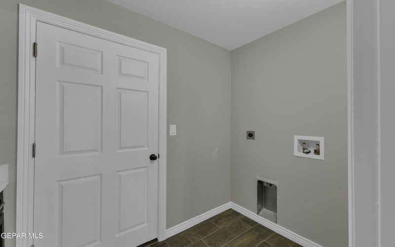 13320 GUITAR Drive, San Elizario, TX 79849, 5 Habitaciones Habitaciones , ,3 BañosBaños,Residential,En Venta,13320 GUITAR Drive,0,936721