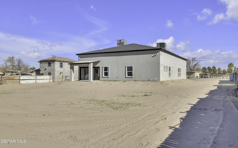 13320 GUITAR Drive, San Elizario, TX 79849, 5 Habitaciones Habitaciones , ,3 BañosBaños,Residential,En Venta,13320 GUITAR Drive,0,936721