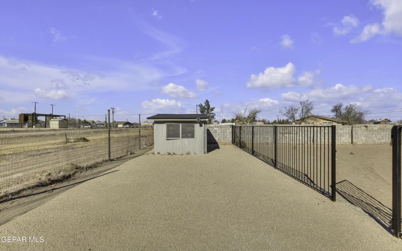 13320 GUITAR Drive, San Elizario, TX 79849, 5 Habitaciones Habitaciones , ,3 BañosBaños,Residential,En Venta,13320 GUITAR Drive,0,936721