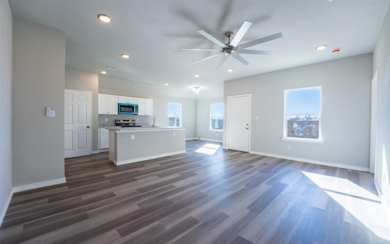 1020 Springview Lane, Mabank, TX 75147, 3 Bedrooms Bedrooms, ,2 BathroomsBathrooms,Residential,For Sale,1020 Springview Lane,0,21153220