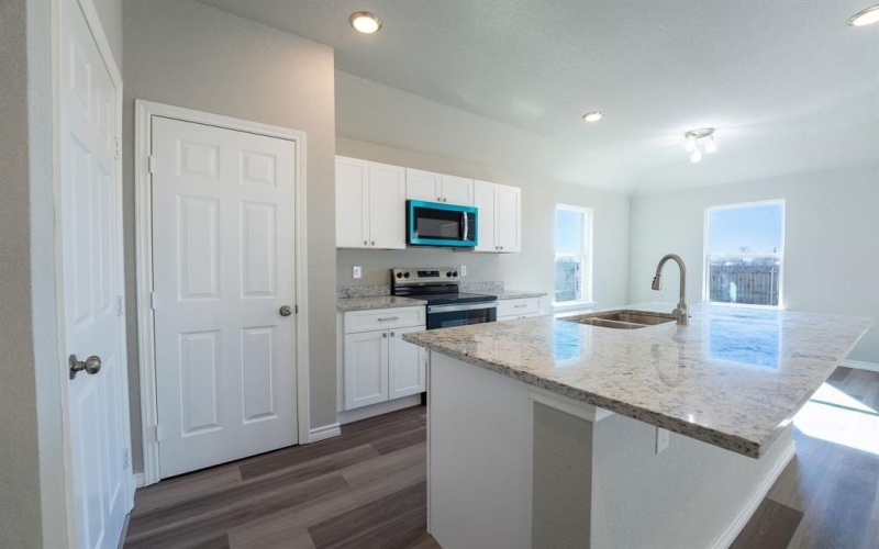 1020 Springview Lane, Mabank, TX 75147, 3 Bedrooms Bedrooms, ,2 BathroomsBathrooms,Residential,For Sale,1020 Springview Lane,0,21153220