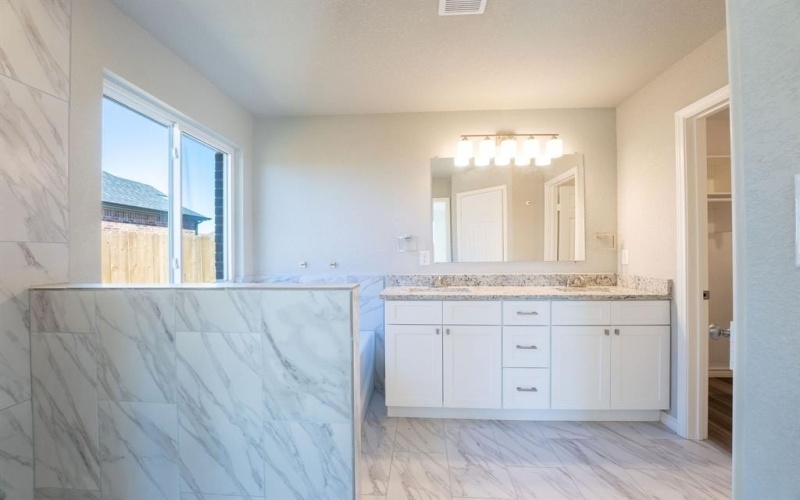 1020 Springview Lane, Mabank, TX 75147, 3 Bedrooms Bedrooms, ,2 BathroomsBathrooms,Residential,For Sale,1020 Springview Lane,0,21153220