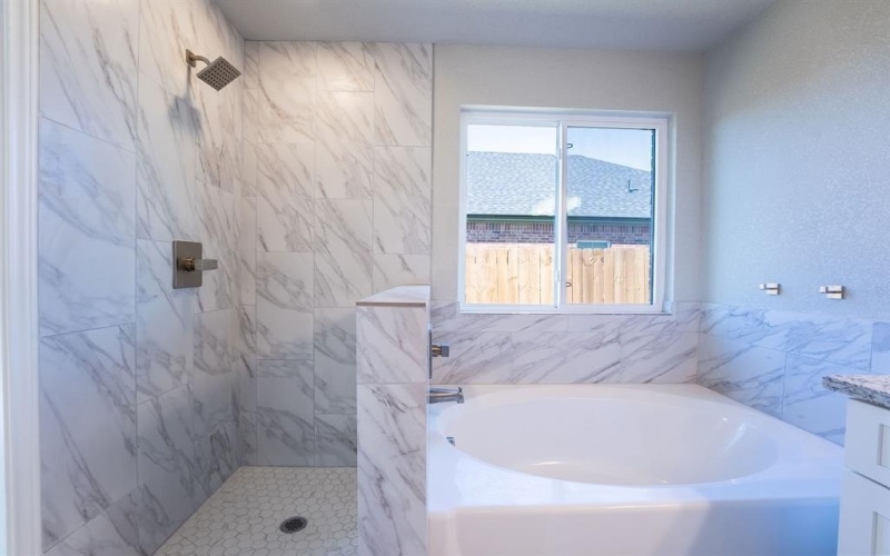 1020 Springview Lane, Mabank, TX 75147, 3 Bedrooms Bedrooms, ,2 BathroomsBathrooms,Residential,For Sale,1020 Springview Lane,0,21153220