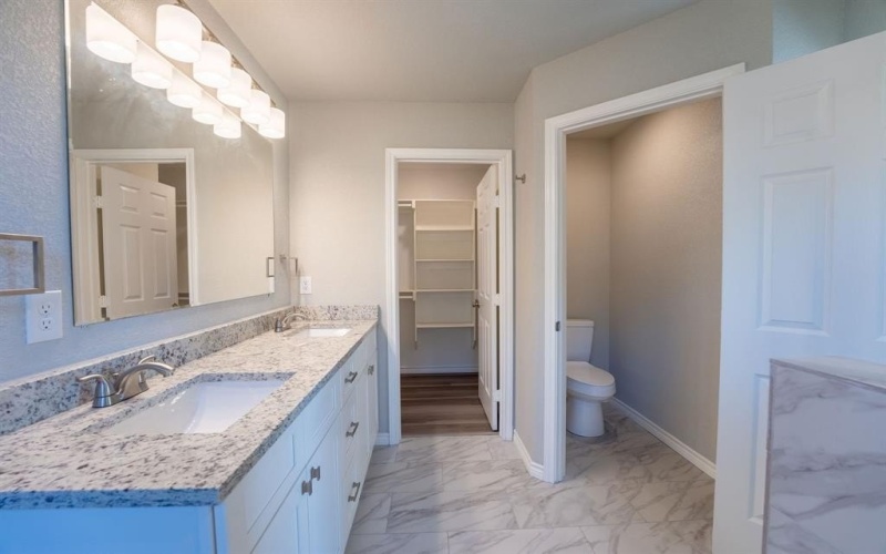 1020 Springview Lane, Mabank, TX 75147, 3 Bedrooms Bedrooms, ,2 BathroomsBathrooms,Residential,For Sale,1020 Springview Lane,0,21153220