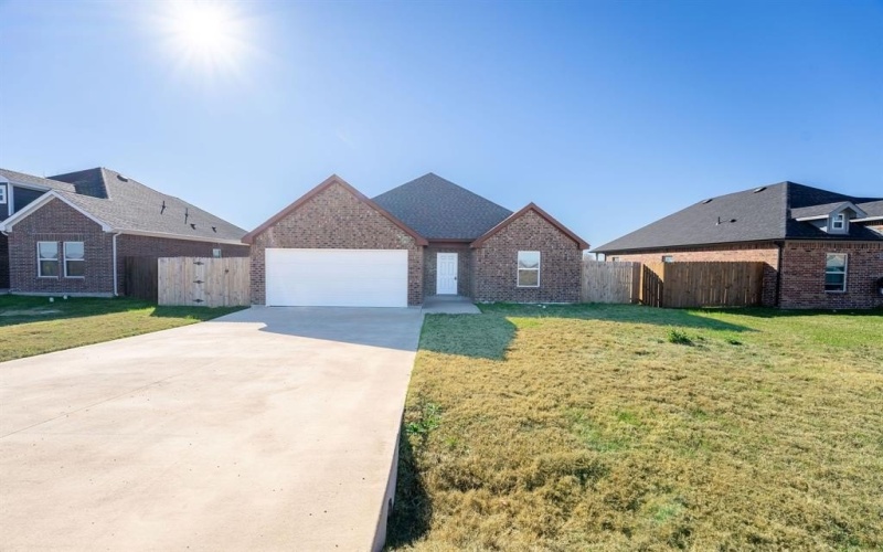1020 Springview Lane, Mabank, TX 75147, 3 Bedrooms Bedrooms, ,2 BathroomsBathrooms,Residential,For Sale,1020 Springview Lane,0,21153220