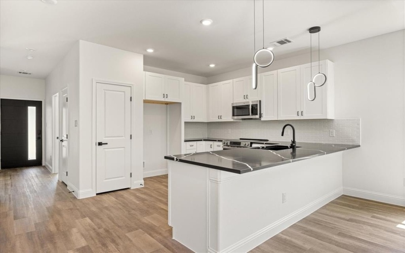 5915 Black Pine Circle, Granbury, TX 76048, 3 Habitaciones Habitaciones , ,2 BañosBaños,Residential,En Venta,5915 Black Pine Circle,0,21153691