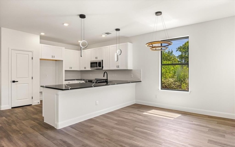 5915 Black Pine Circle, Granbury, TX 76048, 3 Habitaciones Habitaciones , ,2 BañosBaños,Residential,En Venta,5915 Black Pine Circle,0,21153691